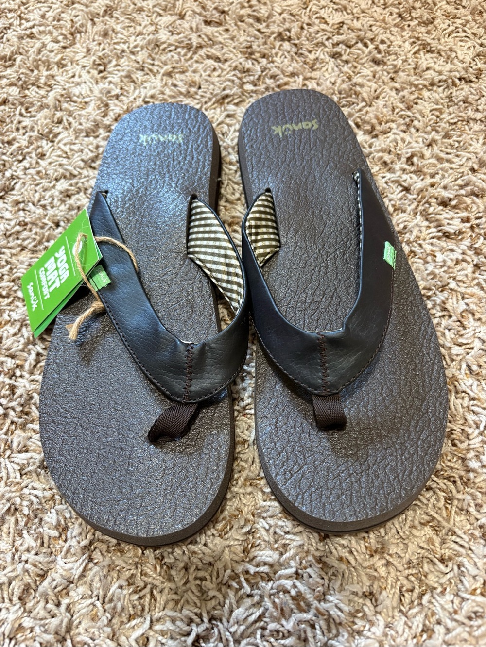 Sanuk Yoga Mat Flip Flops Womens size 10 NWT!!! Brown